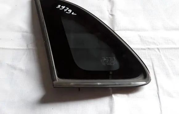 Mitsubishi ASX Rear side window 6121A317