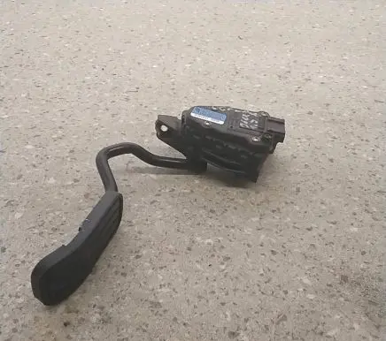 Volkswagen Sharan Accelerator throttle pedal 7M3723507B YM219F836FA 6PV00777002