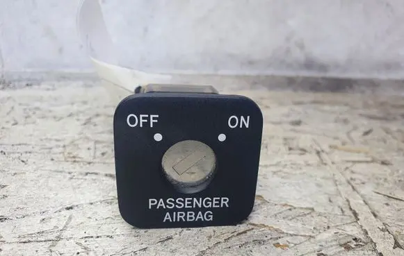 Toyota Corolla Verso E121 Passenger airbag on/off switch 1363B44