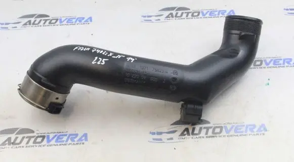 BMW 5 F10 F11 Intercooler hose/pipe 7582314