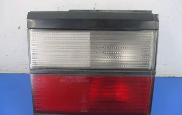 Volkswagen PASSAT B3 Rear/tail lights 333945107