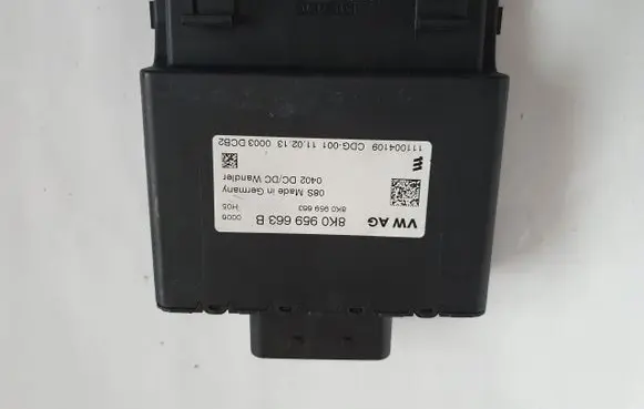 Audi A4 S4 B8 8K Voltage converter/converter module 8K0959663B