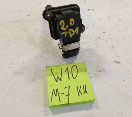 Audi A4 S4 B5 8D High voltage ignition coil 058905105