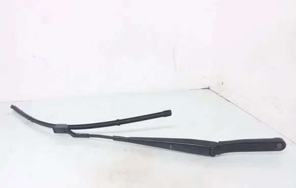 Skoda Fabia Mk3 (NJ) Front wiper blade arm 6V1955409A