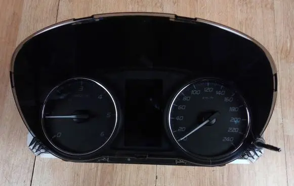 Mitsubishi Outlander Speedometer (instrument cluster) 8100C535