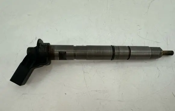 Volkswagen Touareg II Fuel injector 059130277BE