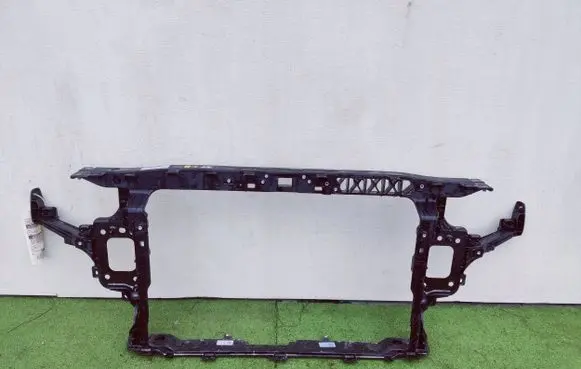Hyundai i30 Radiator support slam panel 64101S0200