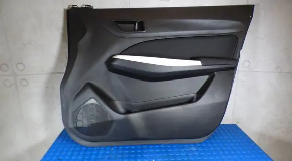 Suzuki Swift III Sliding door card 8307952RL0 202010152206