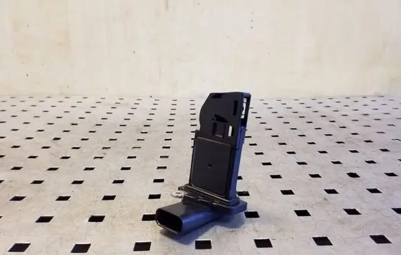 Jaguar XF X250 Mass air flow meter 7M5112B579