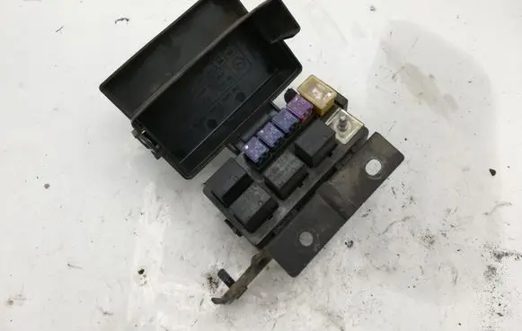 Chevrolet Captiva Fuse module NOCODE