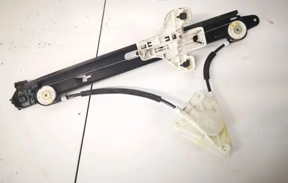 Seat Altea Front door window regulator with motor 