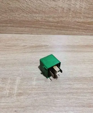 BMW 3 E36 Other relay 8353447
