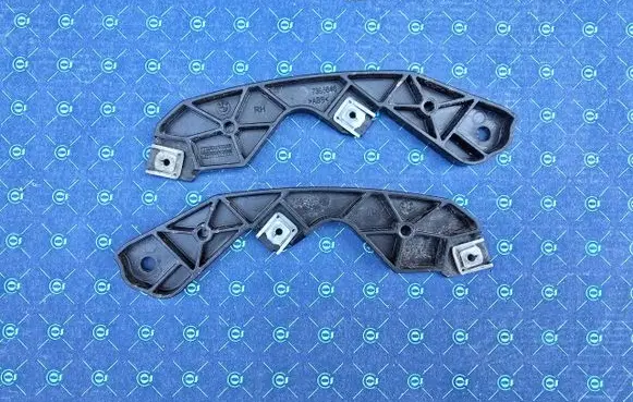 BMW i3 Front bumper mounting bracket 7385646