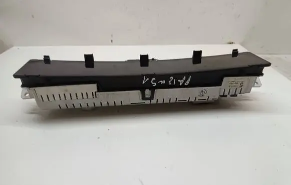 Toyota Prius (XW10) Speedometer (instrument cluster) 769219530