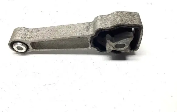 Volvo S60 Engine mount bracket 30793322