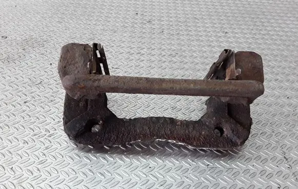 Hyundai Tucson LM Brake caliper pad carrier rear 