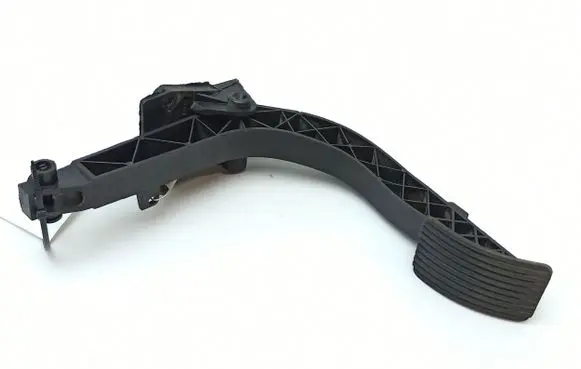 Mercedes-Benz ML W163 Accelerator throttle pedal A1633000704