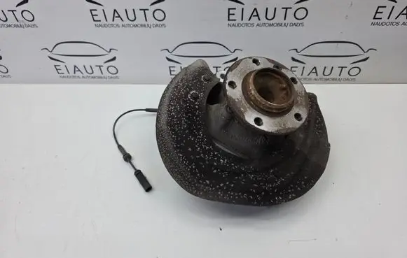Front wheel hub