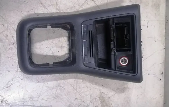 Volkswagen Tiguan Center console 5N1857961A 5N1857307A