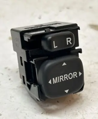 Toyota Yaris Wing mirror switch 183574