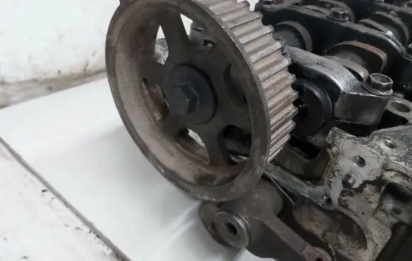 Toyota Avensis T220 Camshaft pulley/ VANOS 