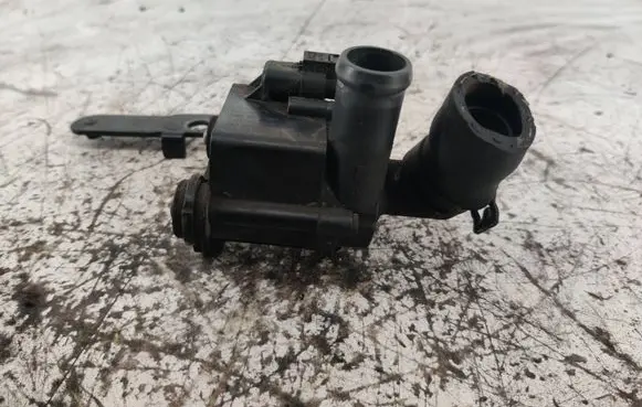 Volkswagen Jetta VI Electric auxiliary coolant/water pump 701713240 12T2470353