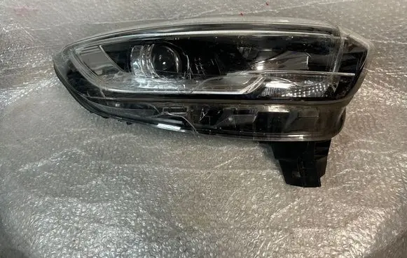 Renault Kadjar Headlight/headlamp 260104607r