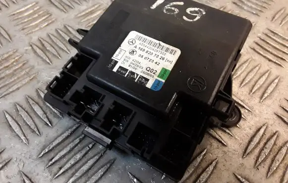 Mercedes-Benz A W169 Door control unit/module 1698207326 A1698207326