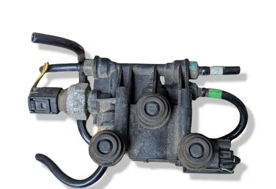 Land Rover Discovery 3 - LR3 Air suspension valve block RVH000046