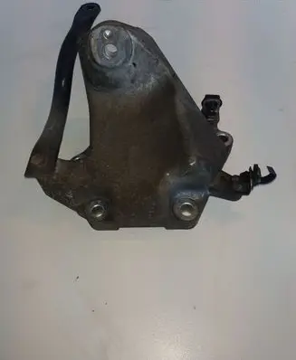 Lexus IS 220D-250-350 Engine mounting bracket