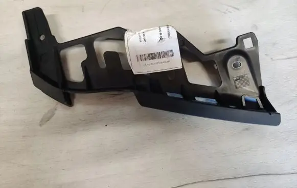 Volkswagen Touran I Front bumper mounting bracket 1T0807890