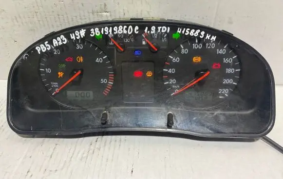 Volkswagen PASSAT B5 Speedometer (instrument cluster) 3B1919860C