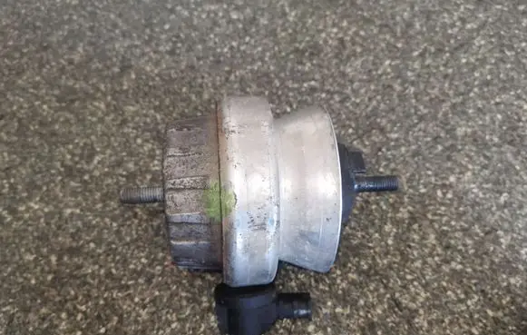 Audi A6 S6 C6 4F Engine mount bracket 4F0199382H