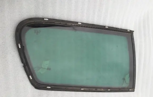 Volkswagen PASSAT B6 Rear side window 43R00104