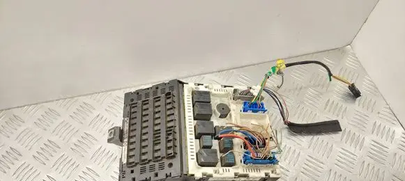 Renault Scenic I Fuse module 7703297784J S103600401 S103600401B