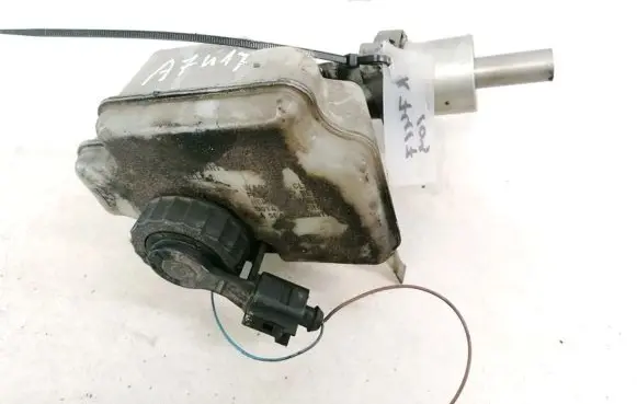 Skoda Octavia Mk2 (1Z) Master brake cylinder