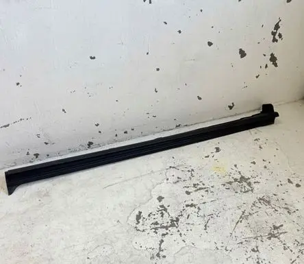Hyundai Ioniq 5 Side skirt front trim 87752-GI000