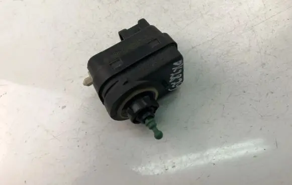 Renault Megane I Headlight level adjustment motor 7700840141
