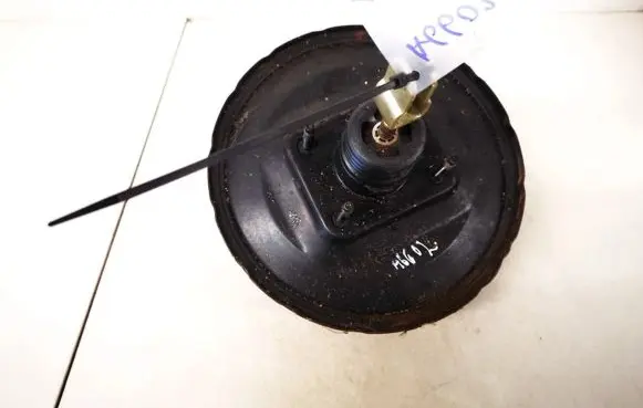 Subaru Impreza I Brake booster 86406310 864-06310