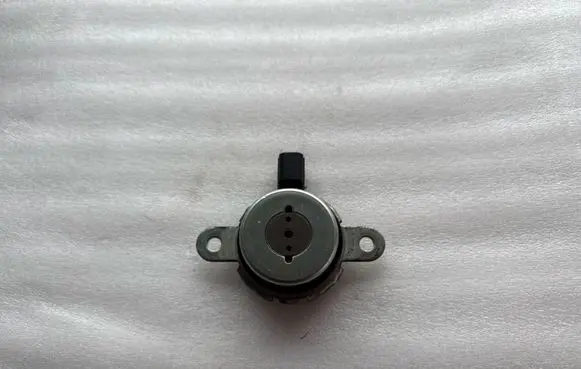 Subaru WRX Camshaft vanos timing valve 10921AA240 10921AA241