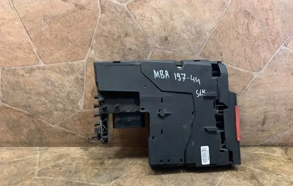 Mercedes-Benz SLK R172 Current control relay A1725401450