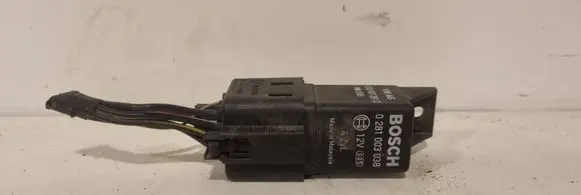 Volkswagen PASSAT B6 Glow plug pre-heat relay 038973721B