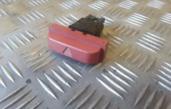 Nissan X-Trail T30 Hazard light switch NILES06016