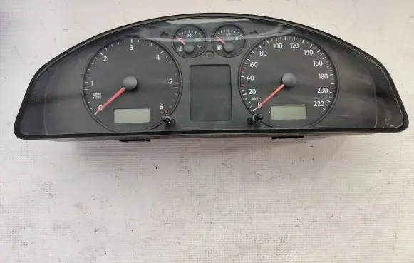 Volkswagen Transporter - Caravelle T5 Speedometer (instrument cluster) 88311346