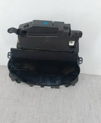 Toyota Yaris Speedometer (instrument cluster) 21655864-5