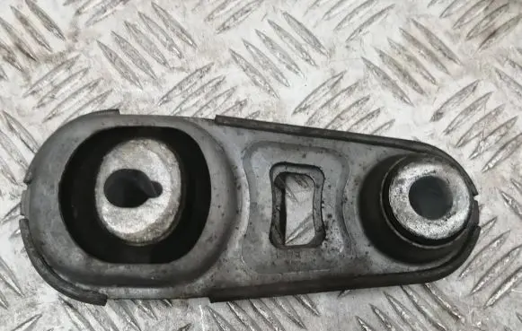Nissan X-Trail T32 Engine mount bracket 113604EA0A