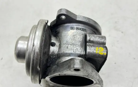 Volkswagen Polo EGR valve 038129637D