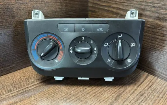 Fiat Grande Punto Climate control unit 5G1140100 5D3143200