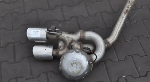 Maserati Ghibli Rear muffler/silencer tail pipe 670006945