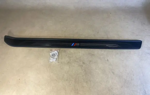 BMW 1 E82 E88 Front sill trim cover 60829010